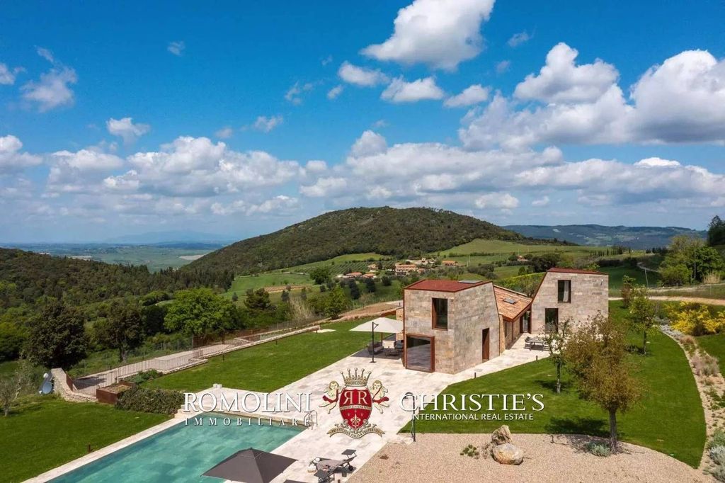 4 bedrooms Villa in Volterra, Italy No. 120495