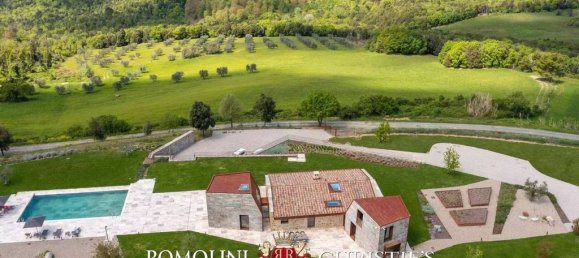 4 bedrooms Villa in Volterra, Italy No. 120495 7