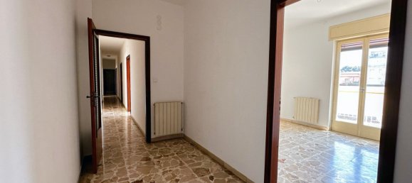 5-Zimmer Wohnung in Syracuse, Italy, Nr. 250207 3