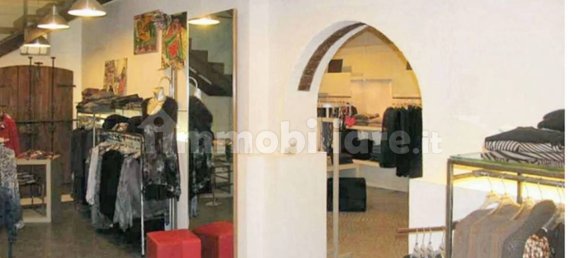 4-Zimmer Gewerbliche Immobilie in Fabriano, Italy, Nr. 375413 7