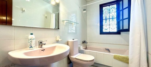 4 bedrooms House in La Zenia, Spain No. 160254 12