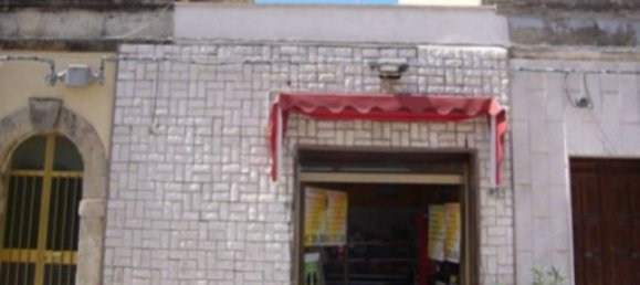 67m² Commercial property in Syracuse, Italy No. 320671 2