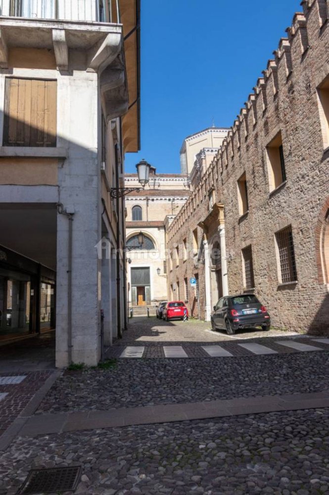 3 bedrooms Apartment in Padua, Italy No. 344836