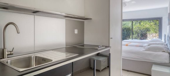 5 Schlafzimmer Grundstück in Rayol-Canadel-sur-Mer, France, Nr. 99969 9