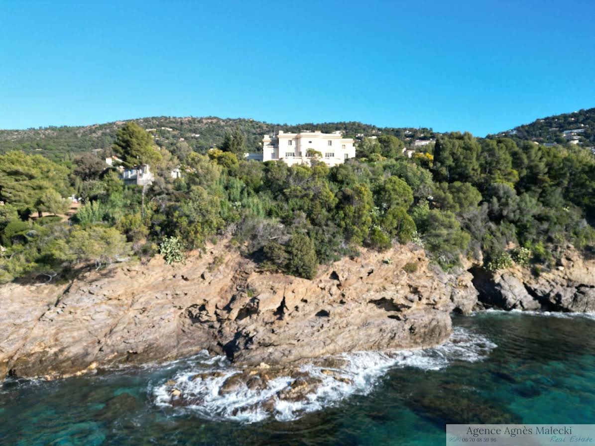 5 Schlafzimmer Grundstück in Rayol-Canadel-sur-Mer, France, Nr. 99969