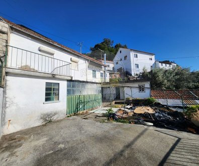 2 bedrooms House in Tondela, Portugal No. 183693
