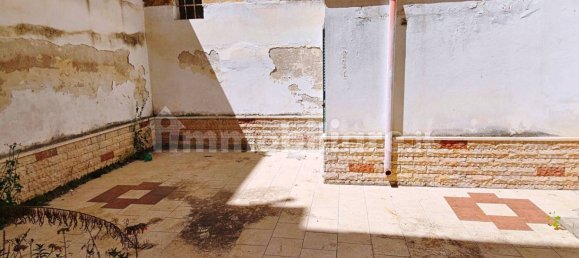 5 rooms Building in Lecce, Italy No. 34630 10