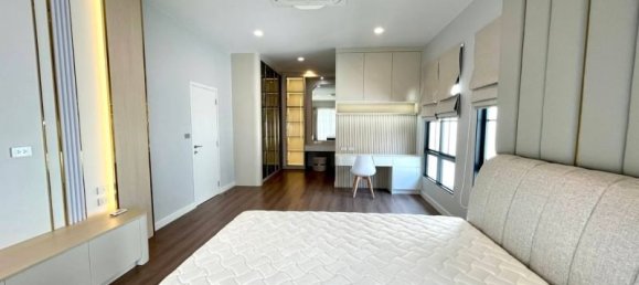 4 bedrooms Cafe / restaurant in Bangkok, Thailand No. 20472 10