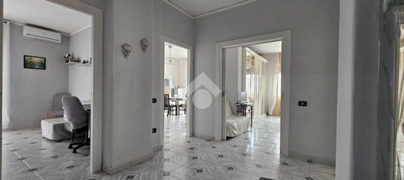 2 bedrooms Apartment in Naples, Italy No. 86342 2