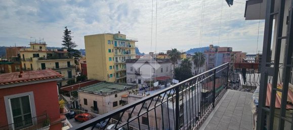 2 bedrooms Apartment in Naples, Italy No. 86342 4