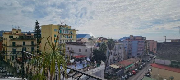 2 bedrooms Apartment in Naples, Italy No. 86342 11