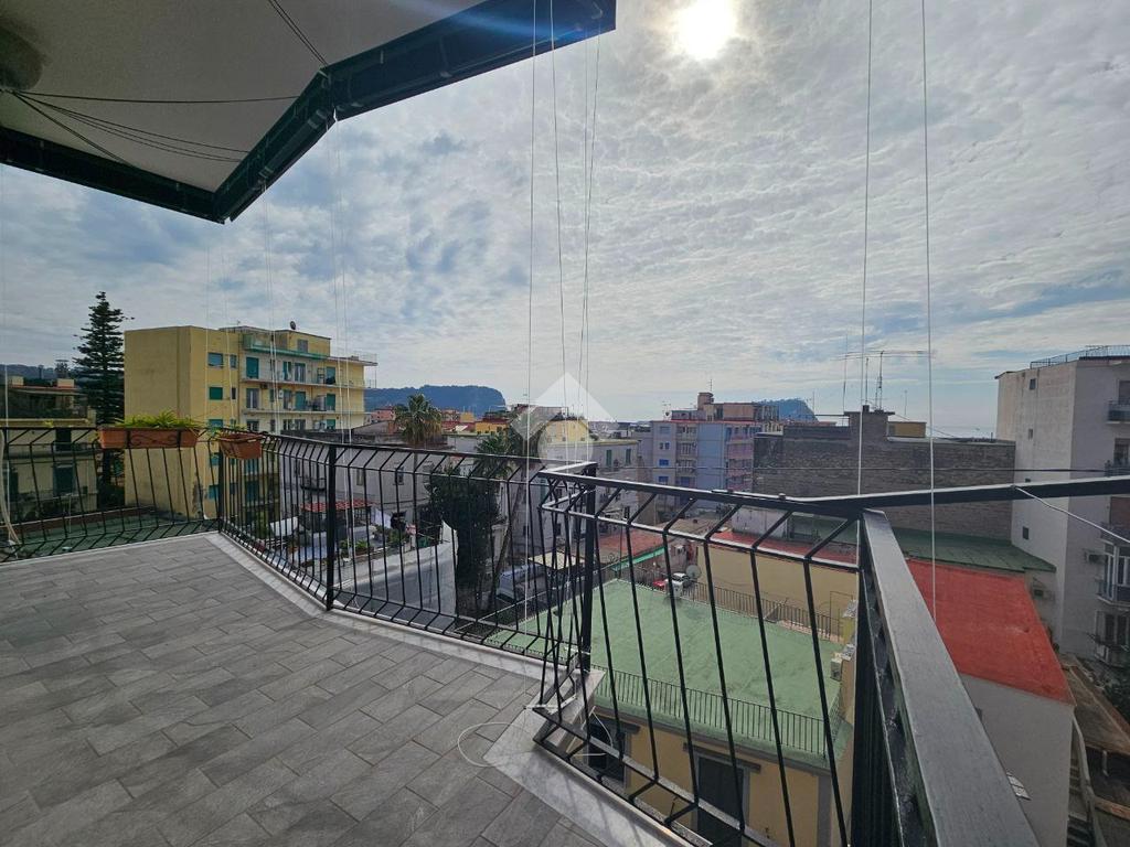 2 bedrooms Apartment in Naples, Italy No. 86342