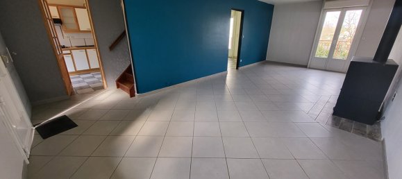 3 Schlafzimmer Haus in Montsurs, France, Nr. 99880 2