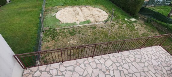 3 Schlafzimmer Haus in Montsurs, France, Nr. 99880 7