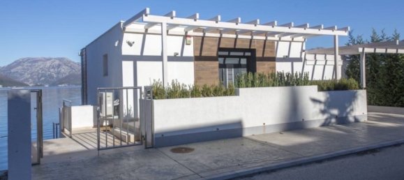 4 bedrooms Commercial property in Tivat, Montenegro No. 119 14