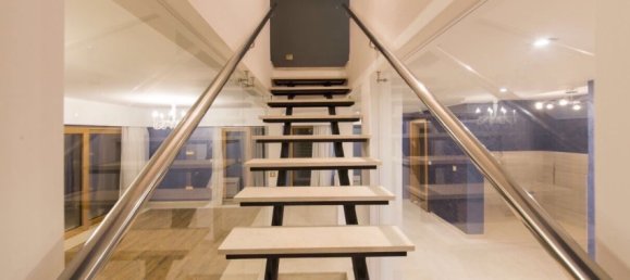 4 bedrooms Commercial property in Tivat, Montenegro No. 119 5