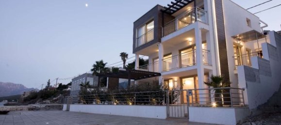 4 bedrooms Commercial property in Tivat, Montenegro No. 119 16