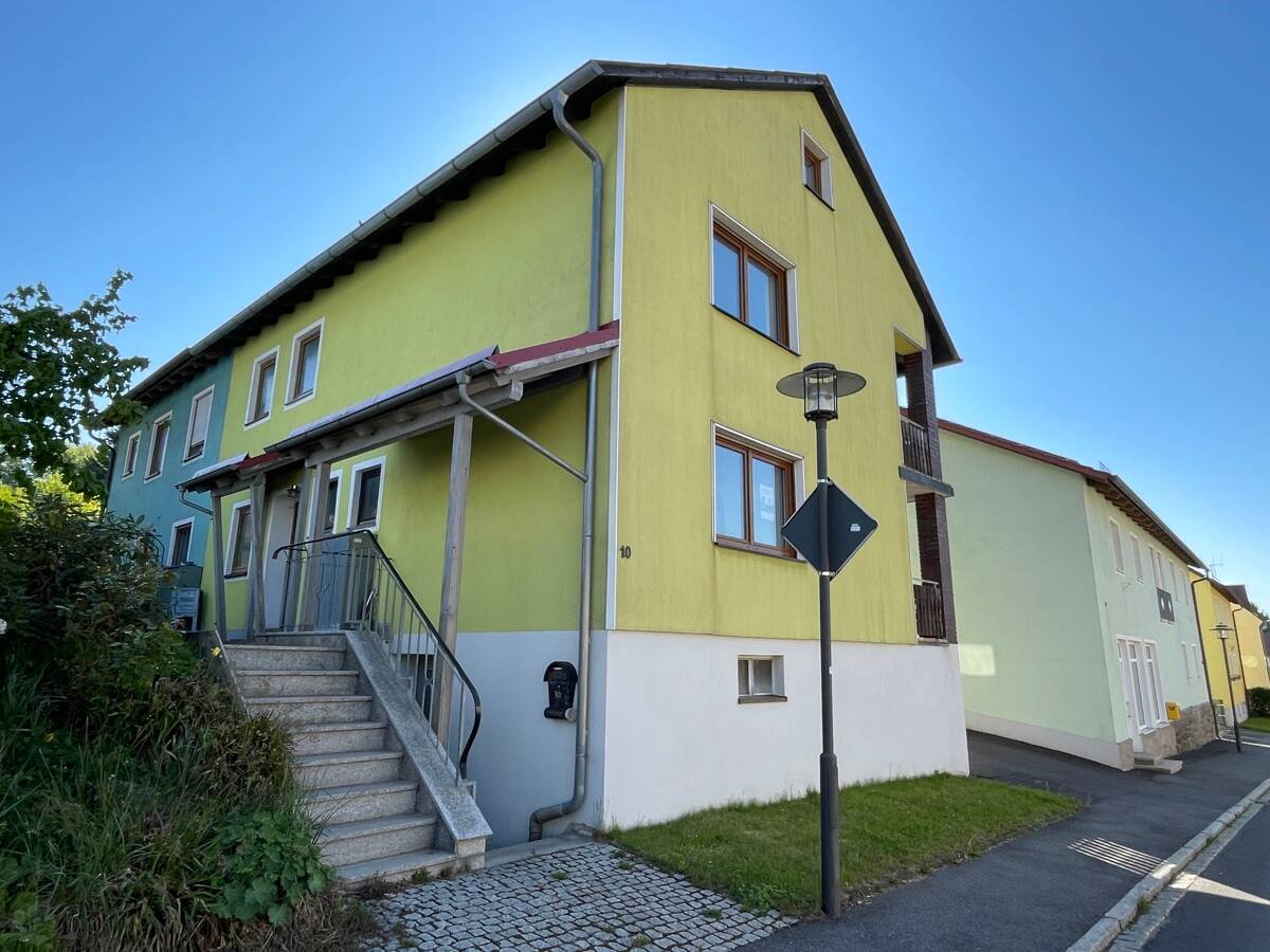 6 rooms Townhouse in Tirschenreuth, Germany No. 165499