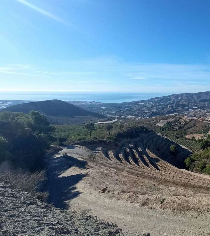 Terreno en Granada, Spain 6649 m² No. 220849