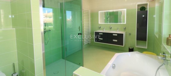 4 bedrooms Villa in Albufeira, Portugal No. 7687 8