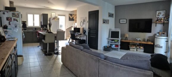 Casa de 3 dormitorios en Carpentras, France No. 277090 2