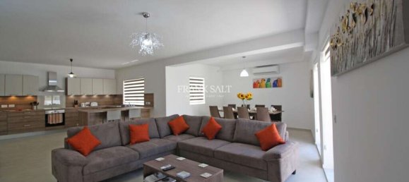 3 bedrooms Apartment in Sliema, Malta No. 9344 2