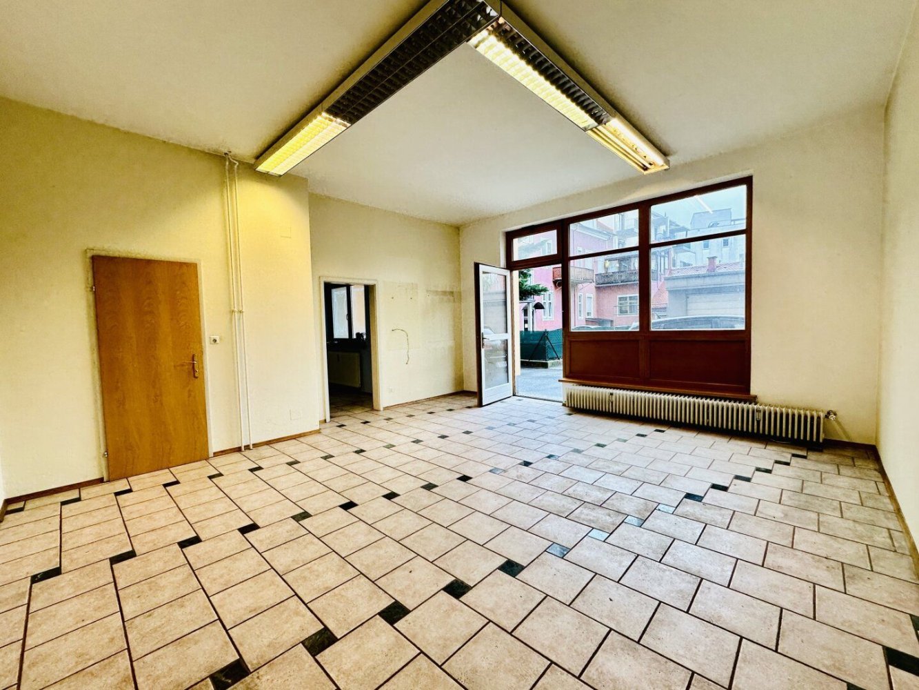 Oficina en Gries, Austria 65 m² No. 129344