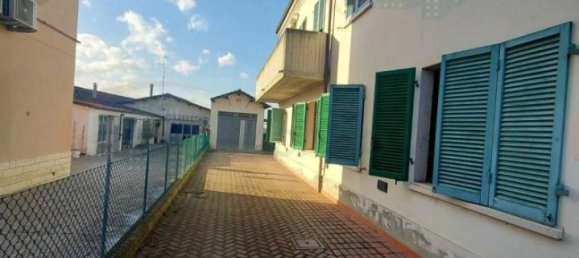 11 rooms House in Ravenna, Italy No. 19525 3