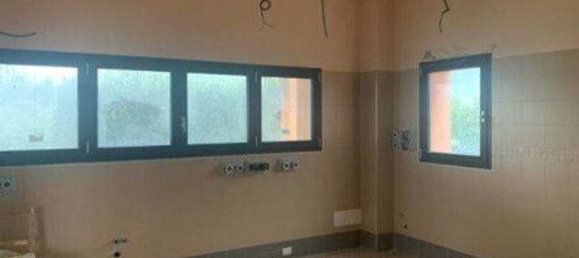 233m² Warehouse in Cesena, Italy No. 337079 6