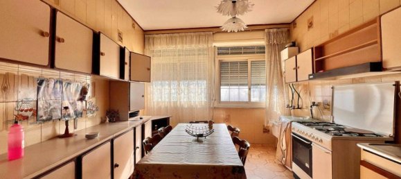 Apartamento de 4 habitaciónes en Pozzuoli, Italy No. 31805 7