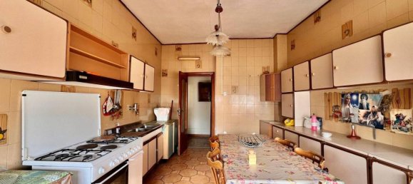 Apartamento de 4 habitaciónes en Pozzuoli, Italy No. 31805 6