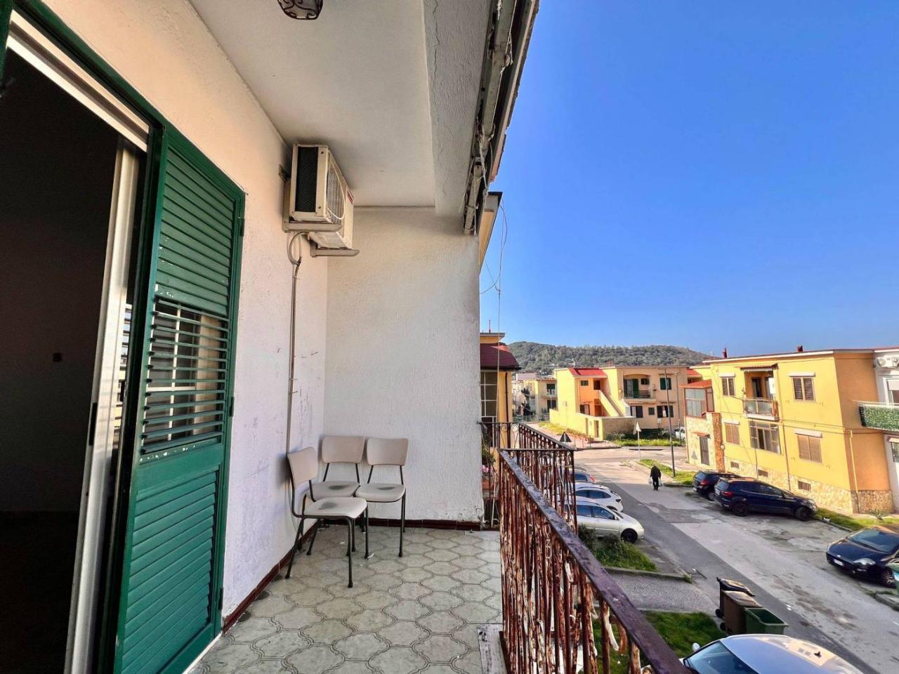 Apartamento de 4 habitaciónes en Pozzuoli, Italy No. 31805