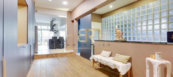 3 bedrooms Apartment in Les Lilas, France No. 181822 10