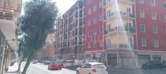 101m² Commercial property in Cagliari, Italy No. 303454 2
