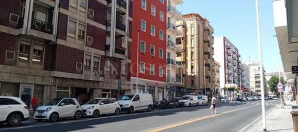 101m² Commercial property in Cagliari, Italy No. 303454 3