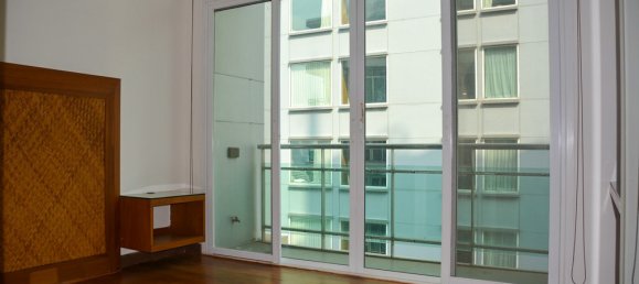 4 bedrooms Condo in Bangkok, Thailand No. 6825 12