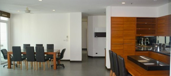 4 bedrooms Condo in Bangkok, Thailand No. 6825 5