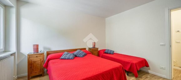 5 rooms Apartment in Roveré Veronese, Italy No. 300907 10