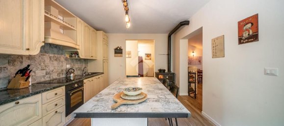 5 rooms Apartment in Roveré Veronese, Italy No. 300907 4