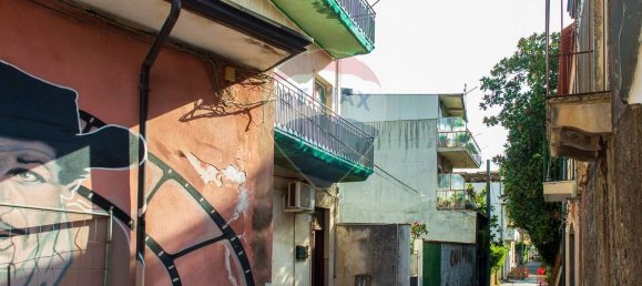 4 bedrooms Apartment in Valverde, Italy No. 324560 2