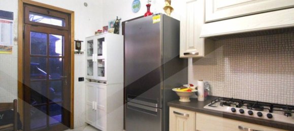 7 rooms Apartment in Santa Maria a Monte, Italy No. 18234 6