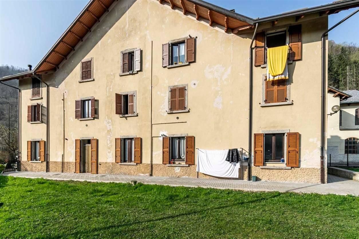Apartamento de 3 divisões em San Giovanni Bianco, Italy N.º 23886