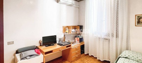 3 bedrooms House in Paullo, Italy No. 77588 39