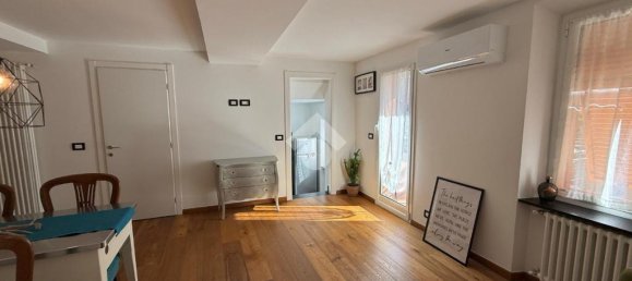 Apartamento de 2 habitaciónes en Genoa, Italy No. 381038 9