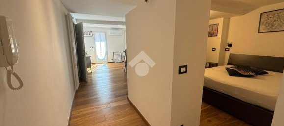 Apartamento de 2 habitaciónes en Genoa, Italy No. 381038 2