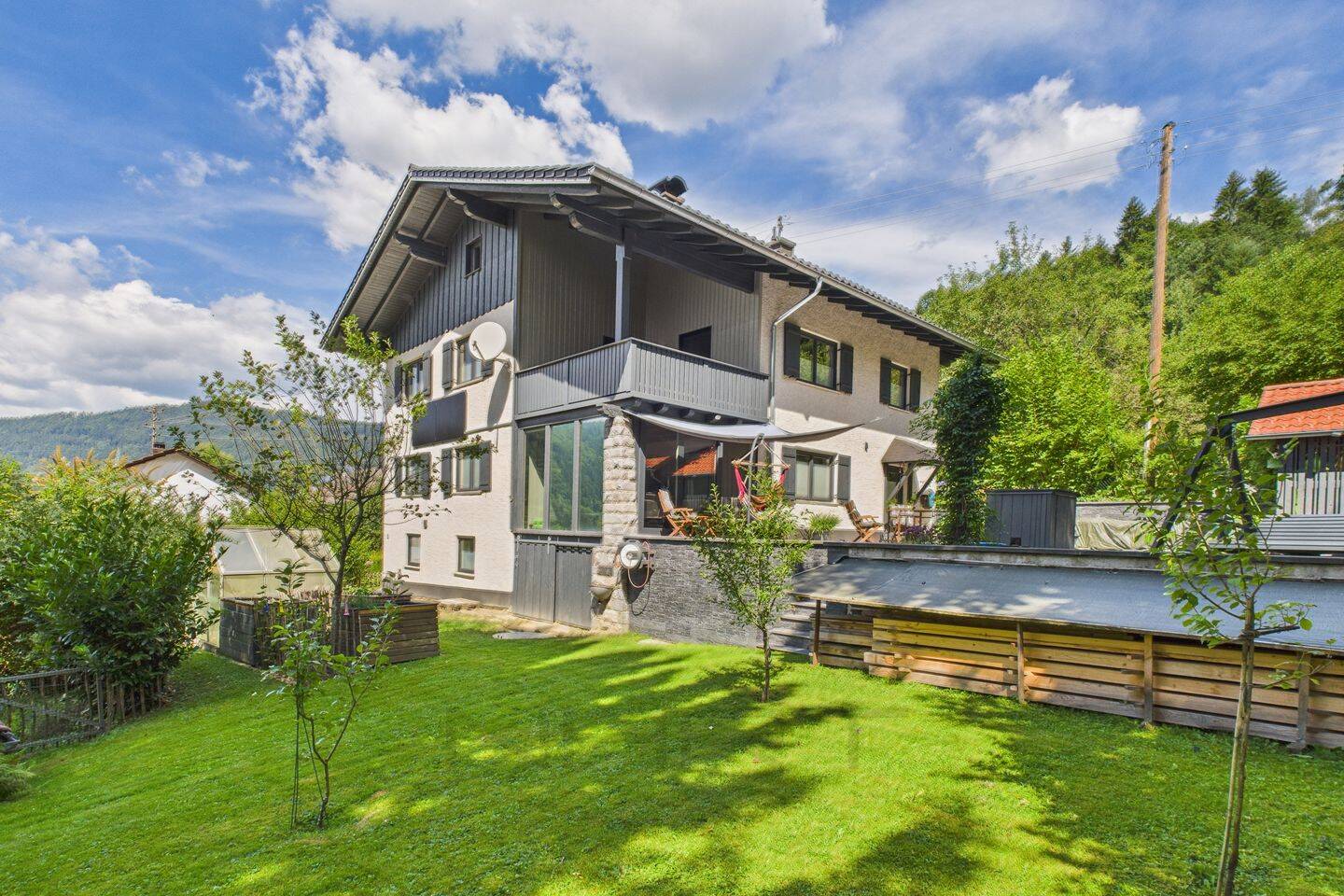 9 rooms House in Deggendorf, Germany No. 320192