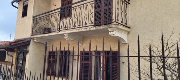 Дом с 7 комнатами в Биелла, Италия № 256363 2