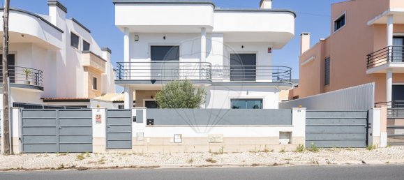 5 bedrooms House in Almada, Portugal No. 16149 24