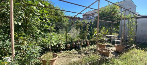 Casa de 11 habitaciónes en Cesano Maderno, Italy No. 139276 2