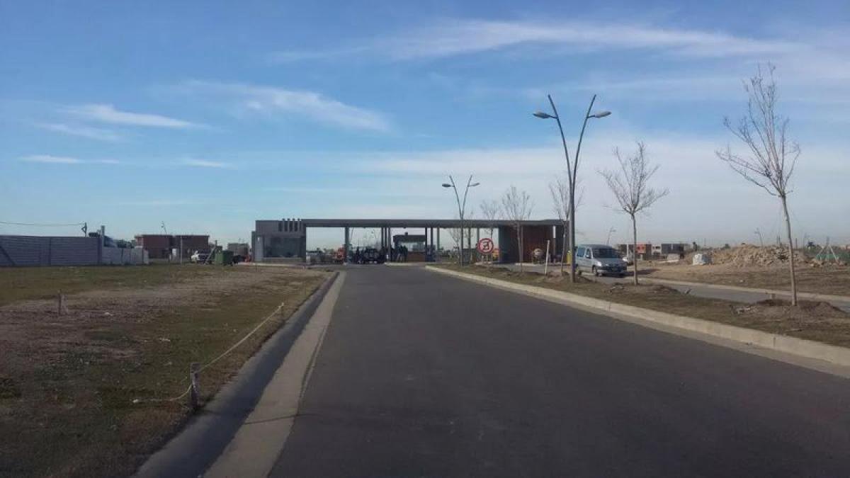  قطعة أرض في Tigre, Argentina رقم 42776